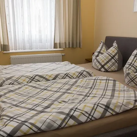 Gastehaus Margareth Гостевой дом Бюзум